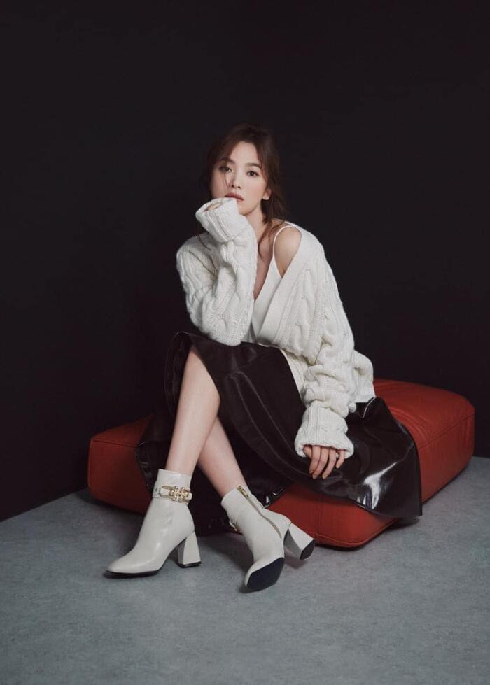 Gợi ý thời trang thu đông cho các nàng chân ngắn cùng Song Hye Kyo: Mặc là đẹp