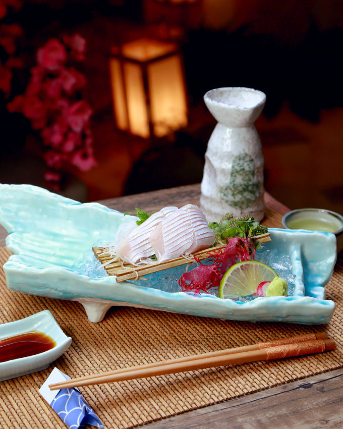 Toro Hamachi: bụng cá thơm béo khi thưởng thức dưới dạng Sashimi.