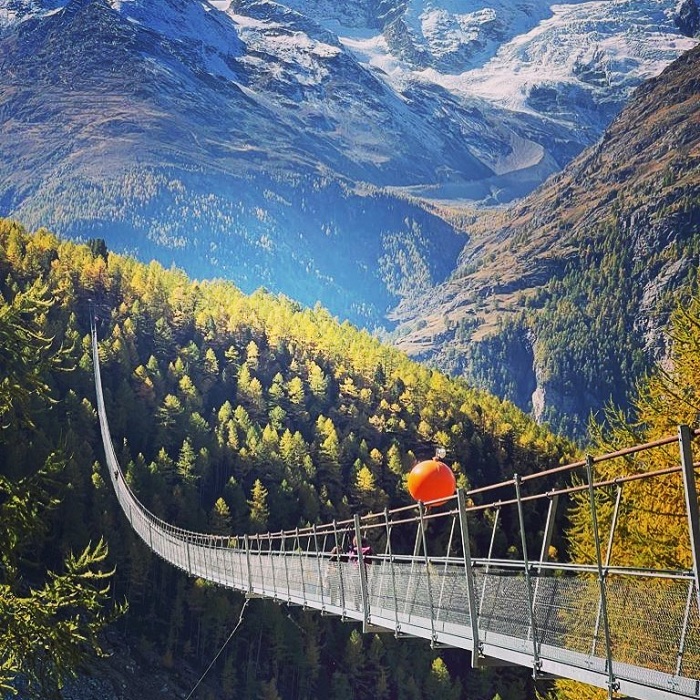 Charles Kuonen là một trong những cây cầu treo đẹp trên thế giới