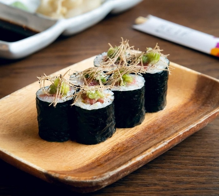 Sushi là món ăn nổi tiếng ở châu Á 