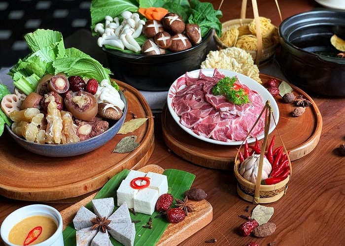 Lẩu bò là món lẩu đặc sản Việt Nam