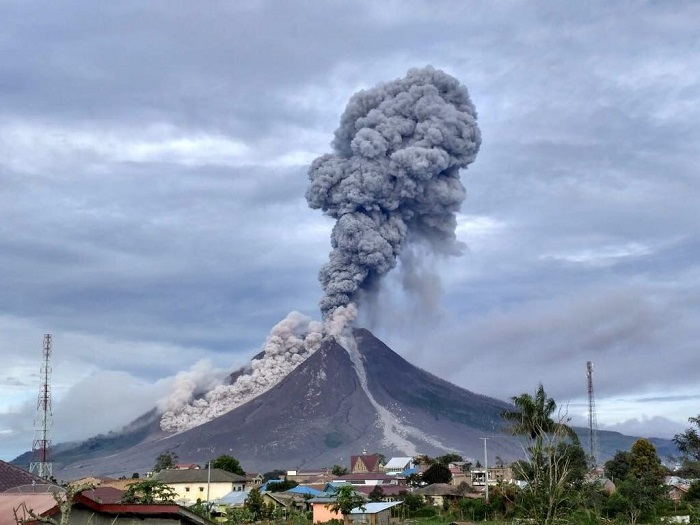 Núi Sinabung, Indonesia - núi lửa đang hoạt động trên thế giới