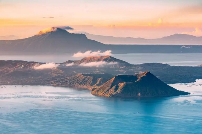 Taal, Phillipines - núi lửa đang hoạt động trên thế giới