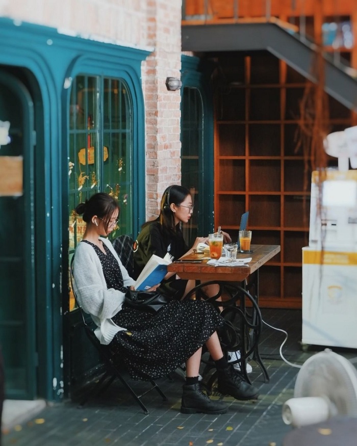 Nhã Nam Book's Coffee Sài Gòn là nhà sách đẹp ở Việt Nam 