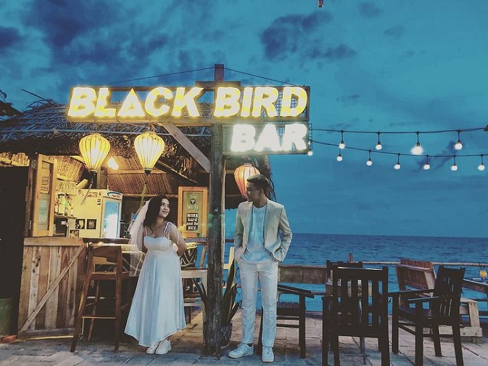blackbird mũi né - quán bar view biển ở Phan Thiết 'chill quên sầu'