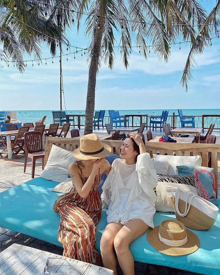 Nirvana Beach Club - quán bar view biển ở Phan Thiết 'chill quên sầu'