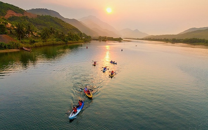 Chèo thuyền kayak ở Đồng Xanh - Đồng Nghệ Đà Nẵng