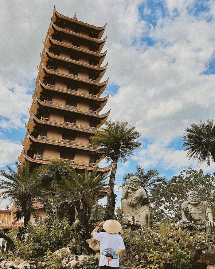 Tháp chùa Thiên Hưng ngôi chùa ở Bình Định nổi tiếng 