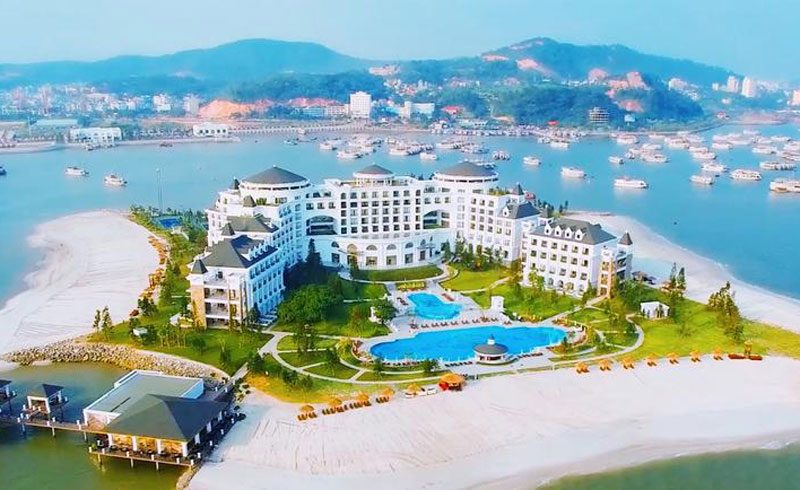 Vinpearl Ha Long Bay Resort với kiến trúc sang trọng và nhiều dịch vụ tiện ích
