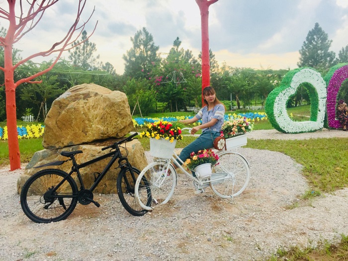 đạp xe tại khu du lịch sinh thái Đan Phượng Hà Nội