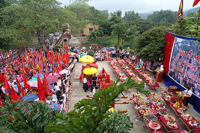 Khám phá Suối Mỡ Bắc Giang - Lễ hội Đền