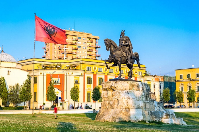 Quảng trường Skanderbeg - điểm đến du lịch Balkan