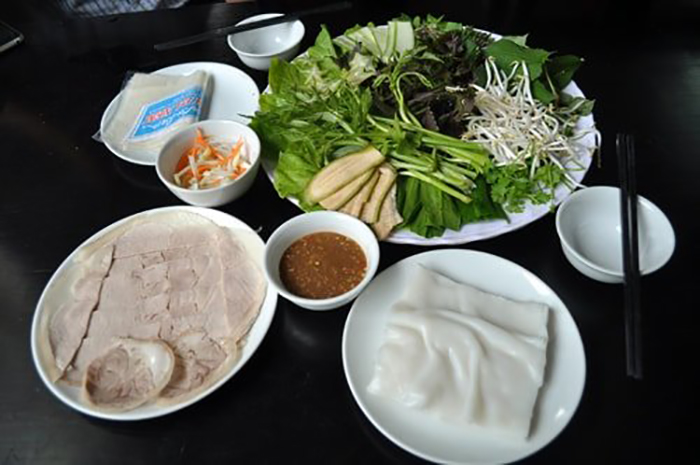 Top địa chỉ ăn bánh tráng cuốn thịt heo ở Đà Nẵng - Bánh tráng thịt heo bà Hường
