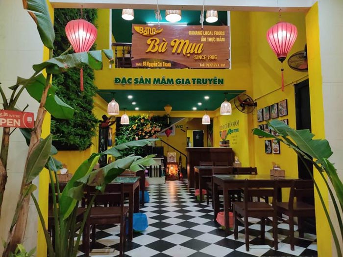 Top địa chỉ ăn bánh tráng cuốn thịt heo ở Đà Nẵng - Không gian quán