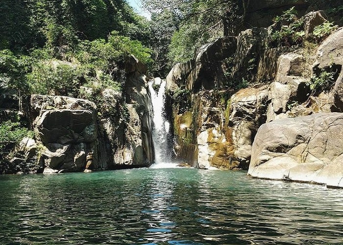 nước sạch - điểm nhấn của thác Lũng Ồ
