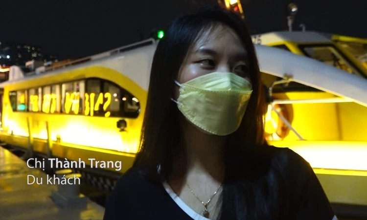Trải nghiệm Sài Gòn ban đêm trên buýt đường sông