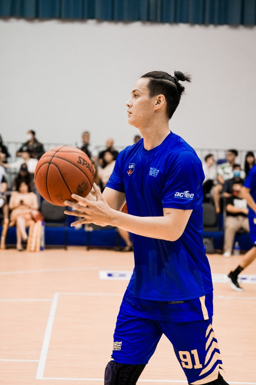 Mái tóc và hình xăm nổi bật của dàn cầu thủ bóng rổ hot nhất VBA 2022  - Ảnh 10.